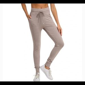 MONO B | NWOT Black cuffed sweatpants